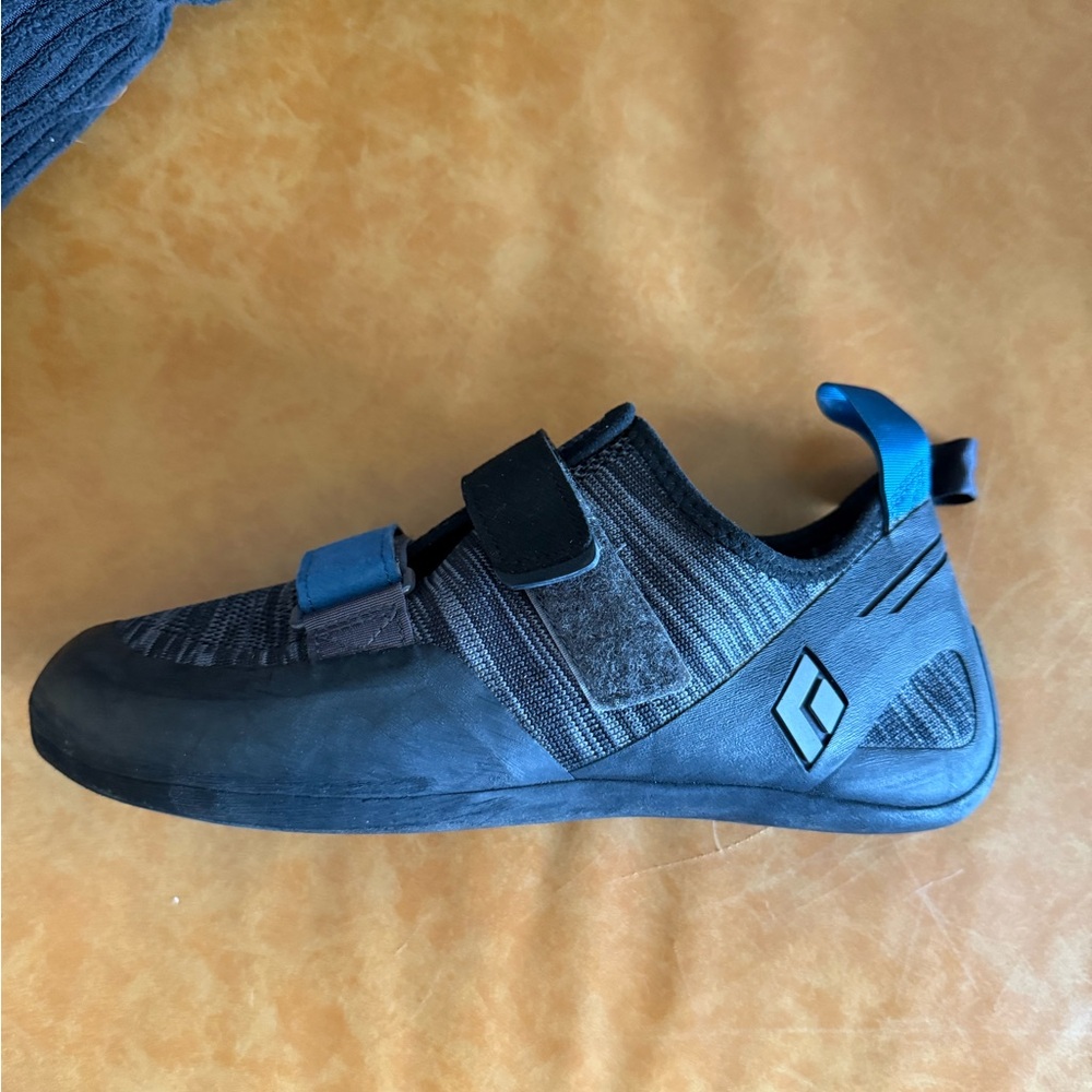 Black Diamond Men's Momentum Climbing Shoe - Black and Blue